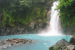 catarata-de-rio-celeste